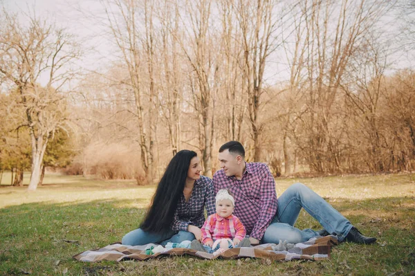 Family in a wood — Stock Photo, Image