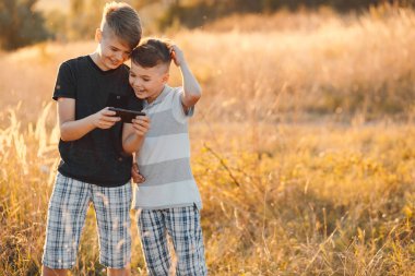 iki güzel kardeşim