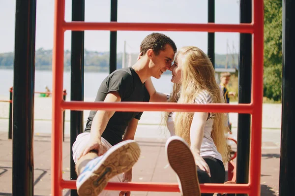 Casal fazendo atividades esportivas juntos — Fotografia de Stock