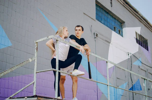 Paar bei gemeinsamen sportlichen Aktivitäten — Stockfoto
