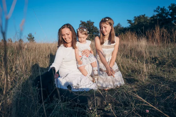 Mamma och döttrar — Stockfoto