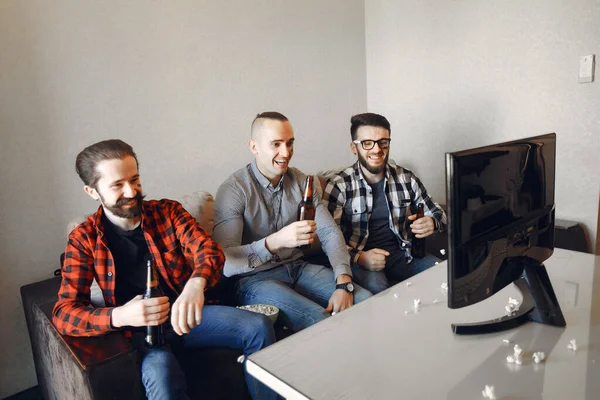 Group of fans are watching a soccer moment on the TV — Stock Photo, Image