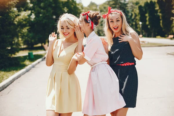 Retro girls in a park — Stock Photo, Image