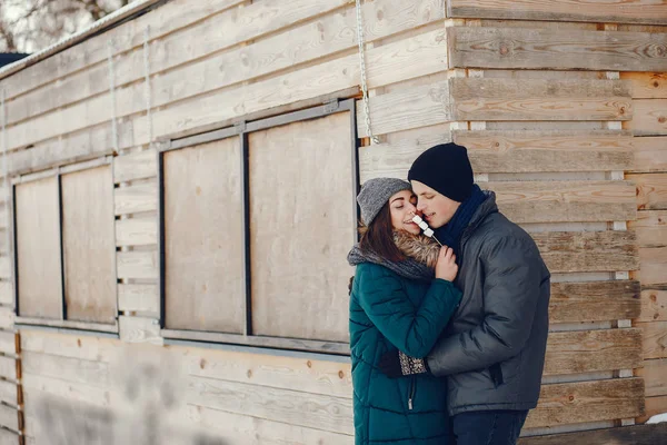 Couple in a winter — Stock Photo, Image