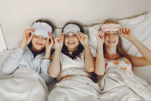 Three girls have pajamas party at home — ストック写真