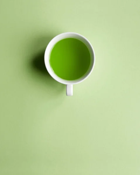 Green drink cup. Greenery — Stock Photo, Image