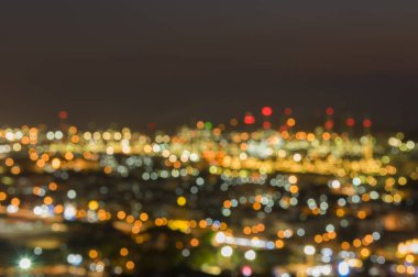 Bulanık görüntü ve rafineri tesisi yumuşak bokeh havadan görünümü