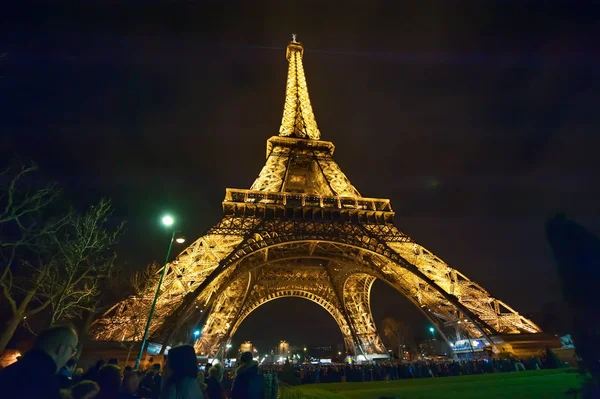 Eiffel Tower Light Performance, Lit up show. — Stock Photo, Image