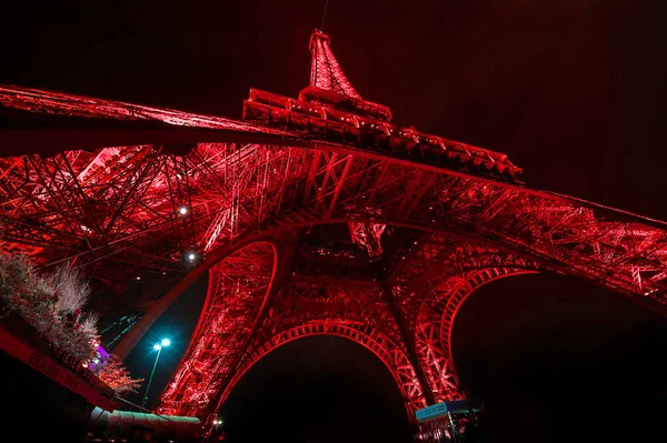 Torre Eiffel Rendimiento de luz, espectáculo de luces . — Foto de Stock