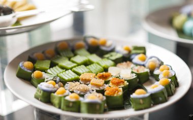 Lüks şekerli tatlı ve akşam yemeği parti karışık meyve 