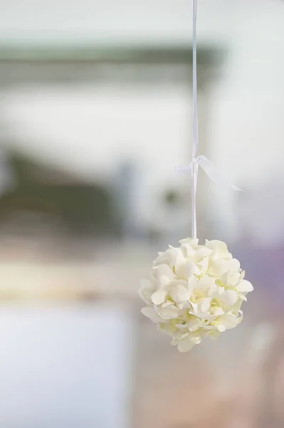 White pom-pom flower bouguet for wedding party decoration