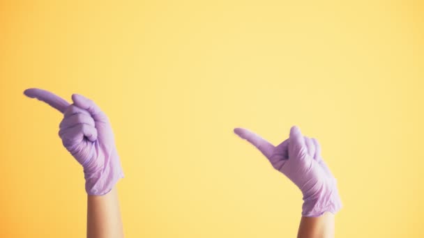 医療保護ラテックス手袋ジェスチャーで女性の手 — ストック動画