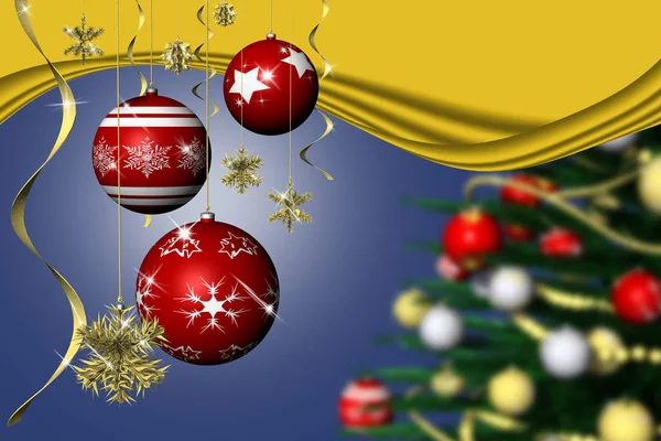 Noel zamanı. Noel süslemesi ve mavi arka planla süslenmiş köknar ağacı.