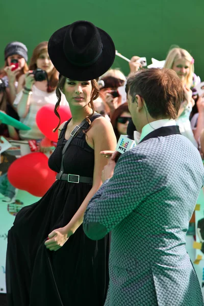 Keksa ayollar pornosini tomosha qiling Yuz dollarga porno olish