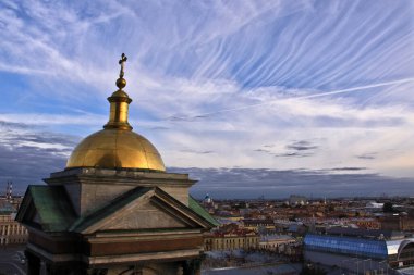 St. Isaac Katedrali 'nin sütunundan görüntü. St. Petersburg, Rusya