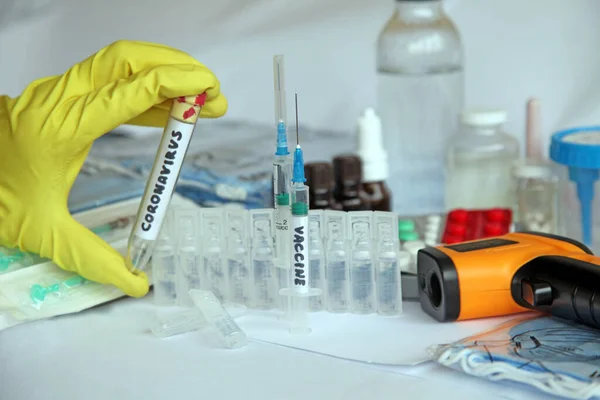 Bilim adamları ve doktorlar dünya çapında bir koronavirüs aşısı üretmek için savaşıyorlar.