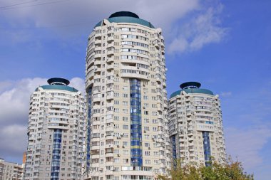 Moskova 'daki modern apartman kulesi.