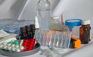 Laboratuvarda virüse karşı yapılan aşı.