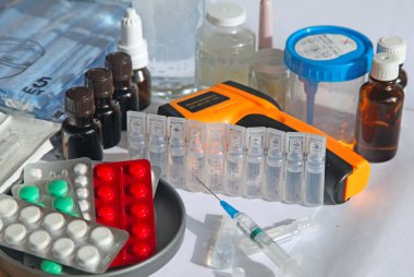 Laboratuvarda virüse karşı yapılan aşı.