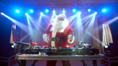 DJ Noel Baba bazı Noel olay kadar karıştırma.