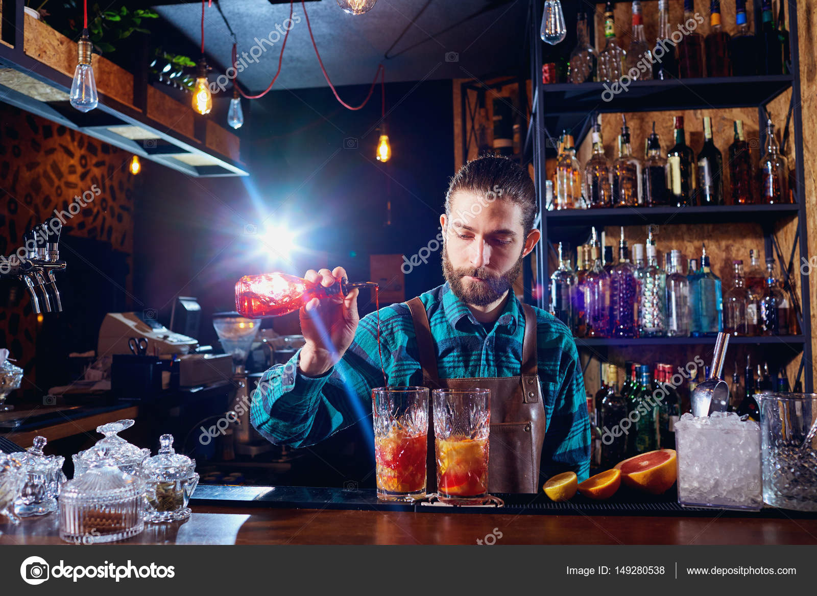 バーテンダー写真素材 ロイヤリティフリーバーテンダー画像 Depositphotos バーテンダー写真素材 ロイヤリティフリーバーテンダー画像 Depositphotos