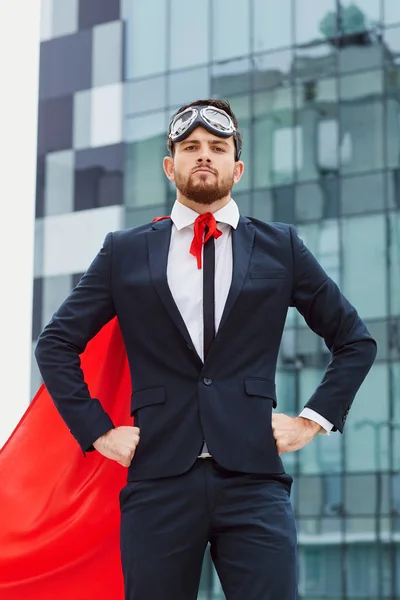 Empresário em um traje de super-herói . — Fotografia de Stock