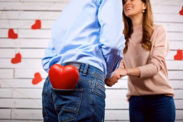 Sevgililer günü genç bir çift