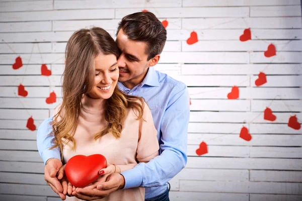 Pareja joven en San Valentín . —  Fotos de Stock