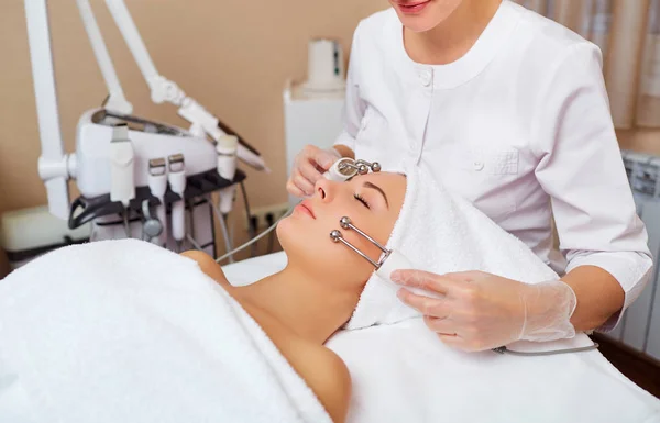 Woman on facial skincare procedure. — Stock Photo, Image