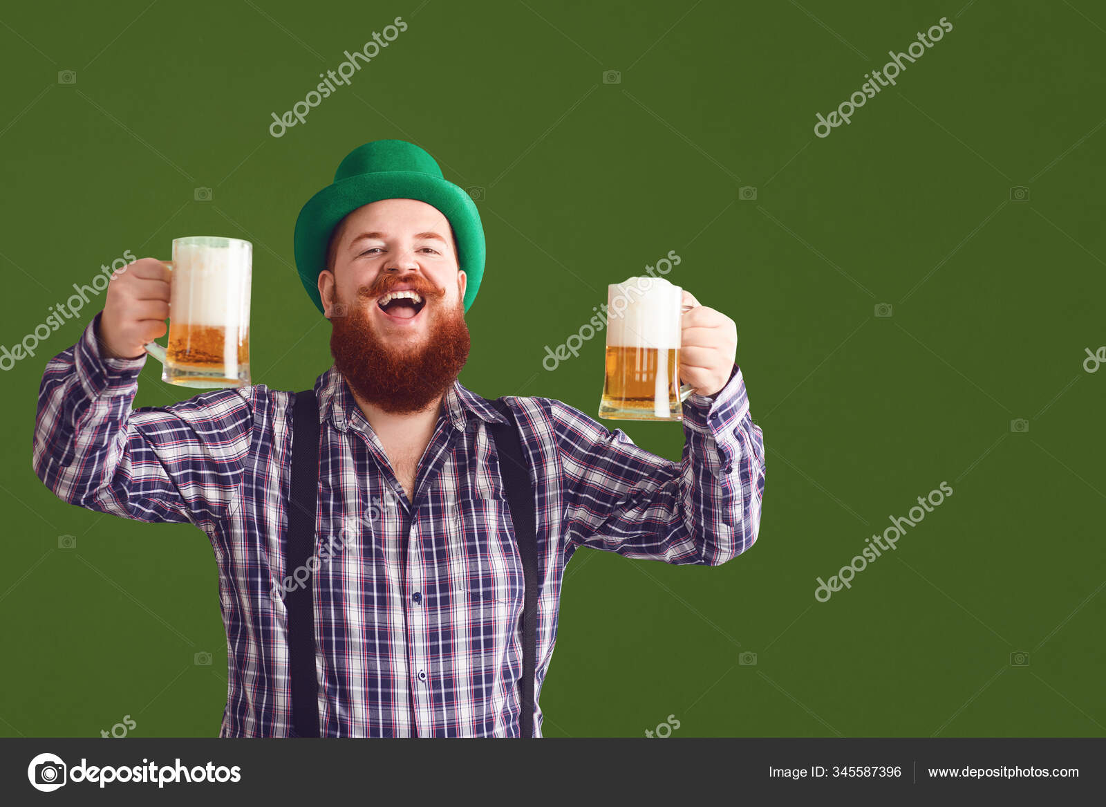 Feliz día de San El gordo con sombrero verde levanta las