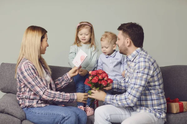 Szczęśliwego Dnia Matki. Szczęśliwego Dnia Kobiet. — Zdjęcie stockowe