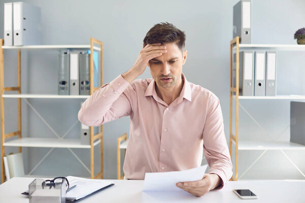 Problems crisis credit contract failure in business.