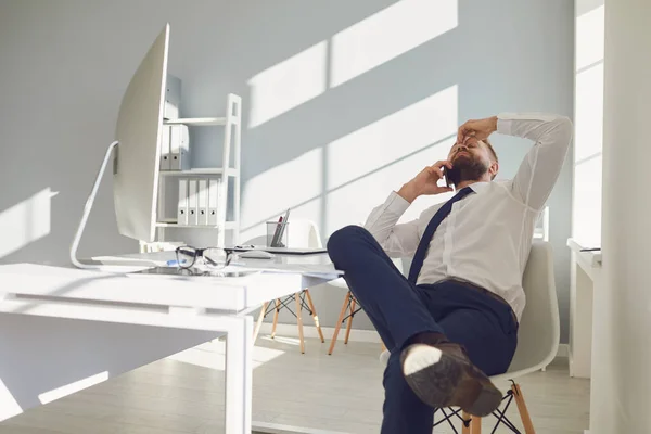 A lot of work in the office. Tired busy businessman is working with computer — Stock Photo, Image