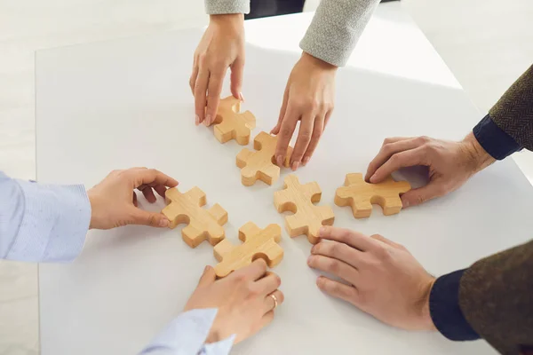 Conceito de parceria trabalho criativo startup equipe de trabalho pessoas de negócios . — Fotografia de Stock