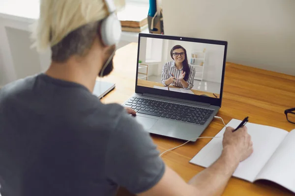 Online otthoni oktatás. Diák és tanár video konferencia chat hívás távolról. — Stock Fotó