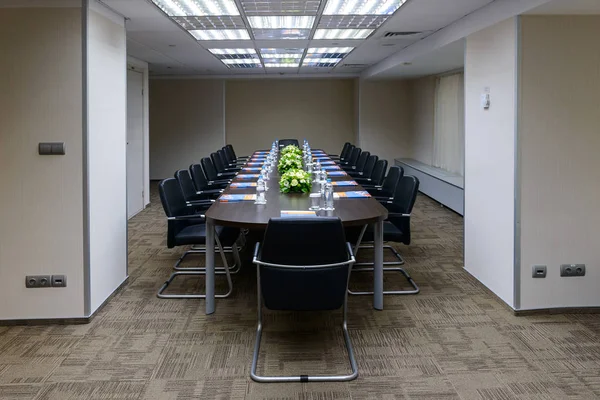 Meeting room in the office center — Stock Photo, Image