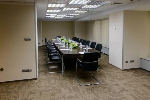 Meeting room in the office center — Stock Photo, Image