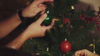 Aile ağacı yakın çekim Noel süslemeleri