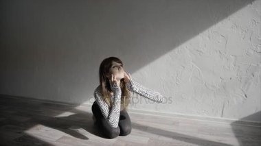 Zarif kız contemp Studio, o dans unsurları performans pratik