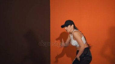 Hip hop dansçı. Kadın performans gösteren kentsel dans.