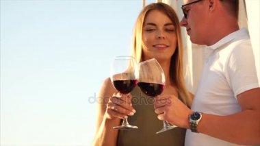 Şarap ve öpücük romantik Tarih