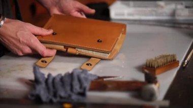 El yapımı deri notebook kullanıma hazırdır