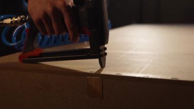 ahşap Sunta şeritler takılır Aracı'nın atış kapatın