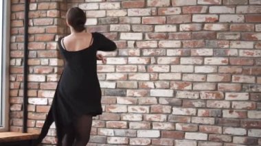 Stüdyoda pratik Chraming dansçı