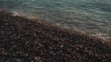 Bir plaj üzerine çökmesini dalgalar