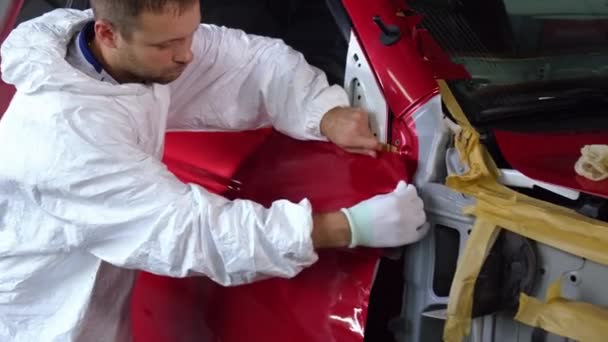 Emballage en vinyle pour changer la couleur de la voiture — Video