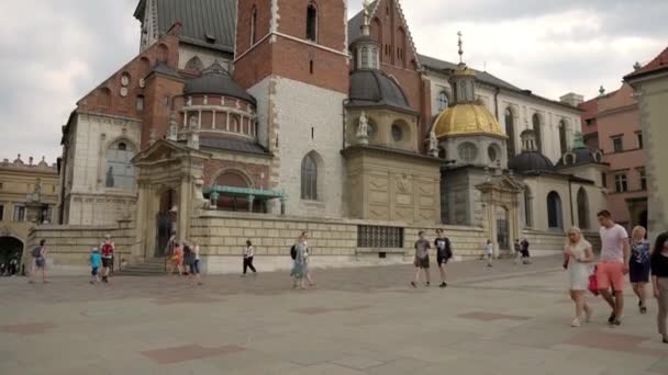 Wawel Royal Castle στο ιστορικό κέντρο της Κρακοβίας, Πολωνία — Αρχείο Βίντεο