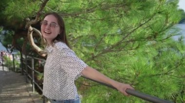 Hırvatistan 'ın Rovinj kentinde Istrian yarımadasında kadın gezgin