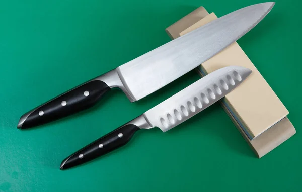 Su taş ve keskin bıçak