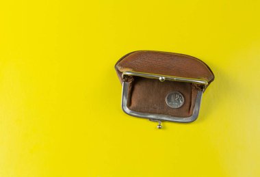 Eski m-cüzdana mali tutulur